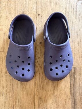 Crocs Classic Clog Purple Slip-On Waterproof Shoe Size 1